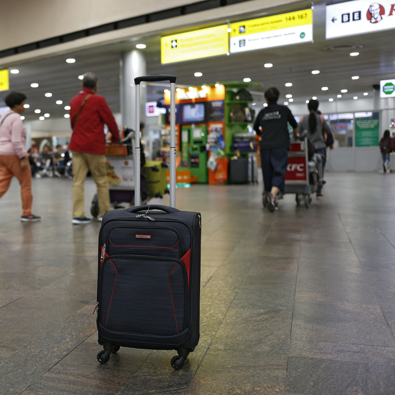 Чемодан на 4х колесах POLAR Р18А01-19" Black