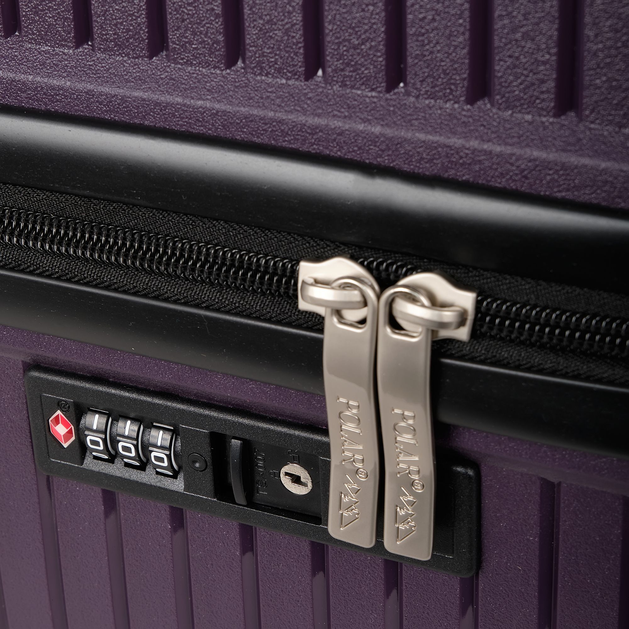 Чемодан большой POLAR РР823-28" Purple