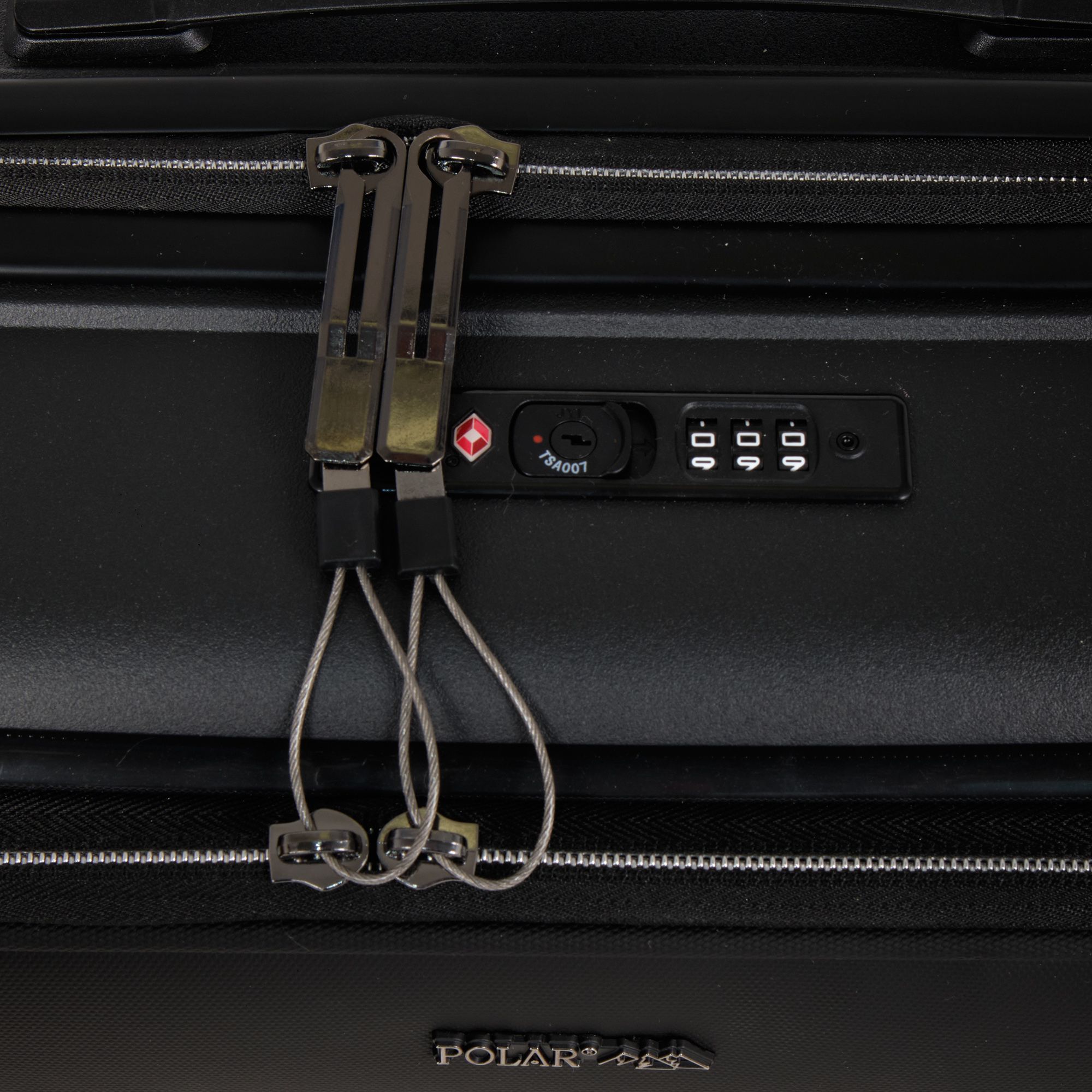 Чемодан для ручной клади POLAR Р0007-20" Black
