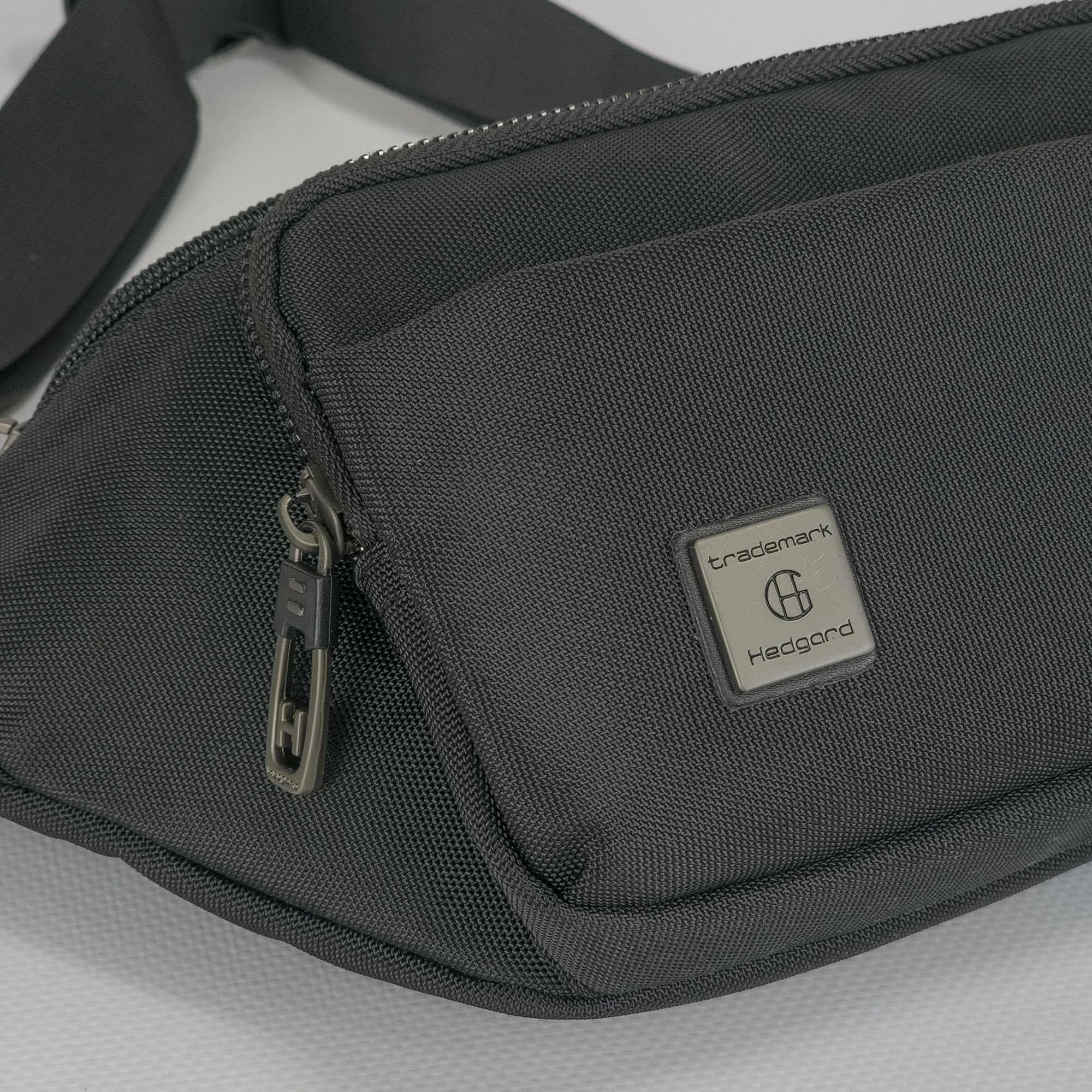 Сумка на пояс  Hedgard 4158-1 Black