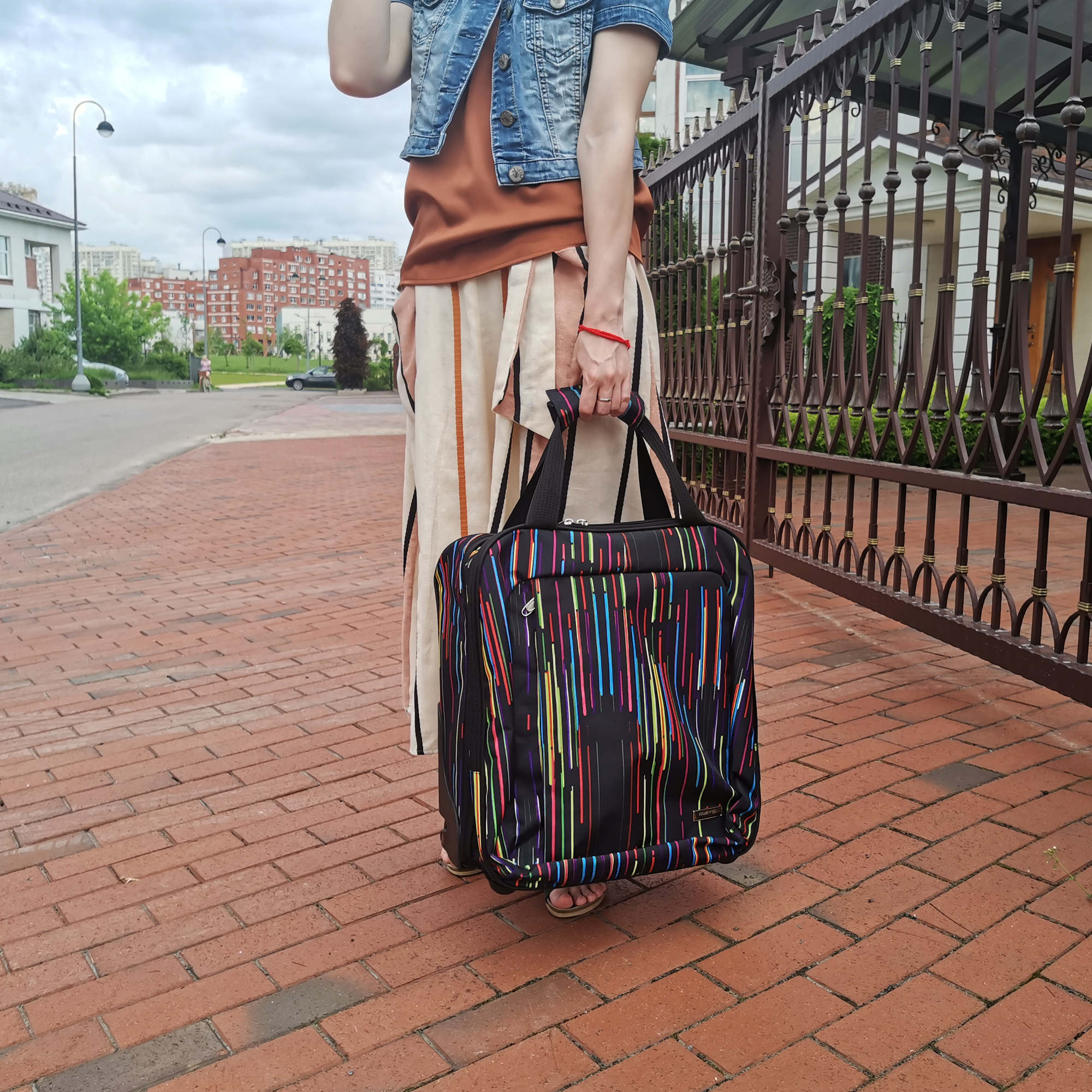 Чемодан на колесах для ручной клади POLAR П7094 "Ромб"