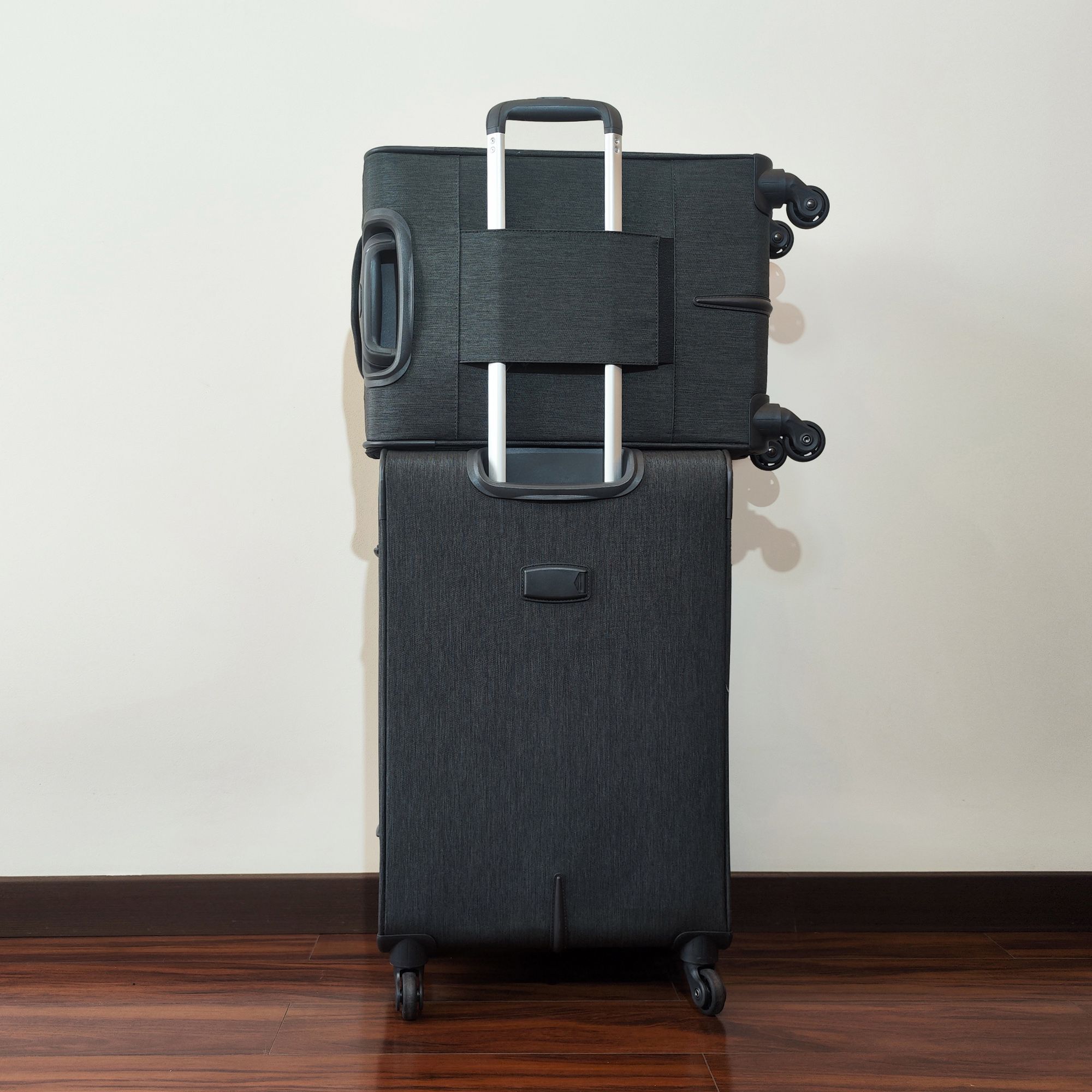 Чемодан большой POLAR Р1919-28 Blue