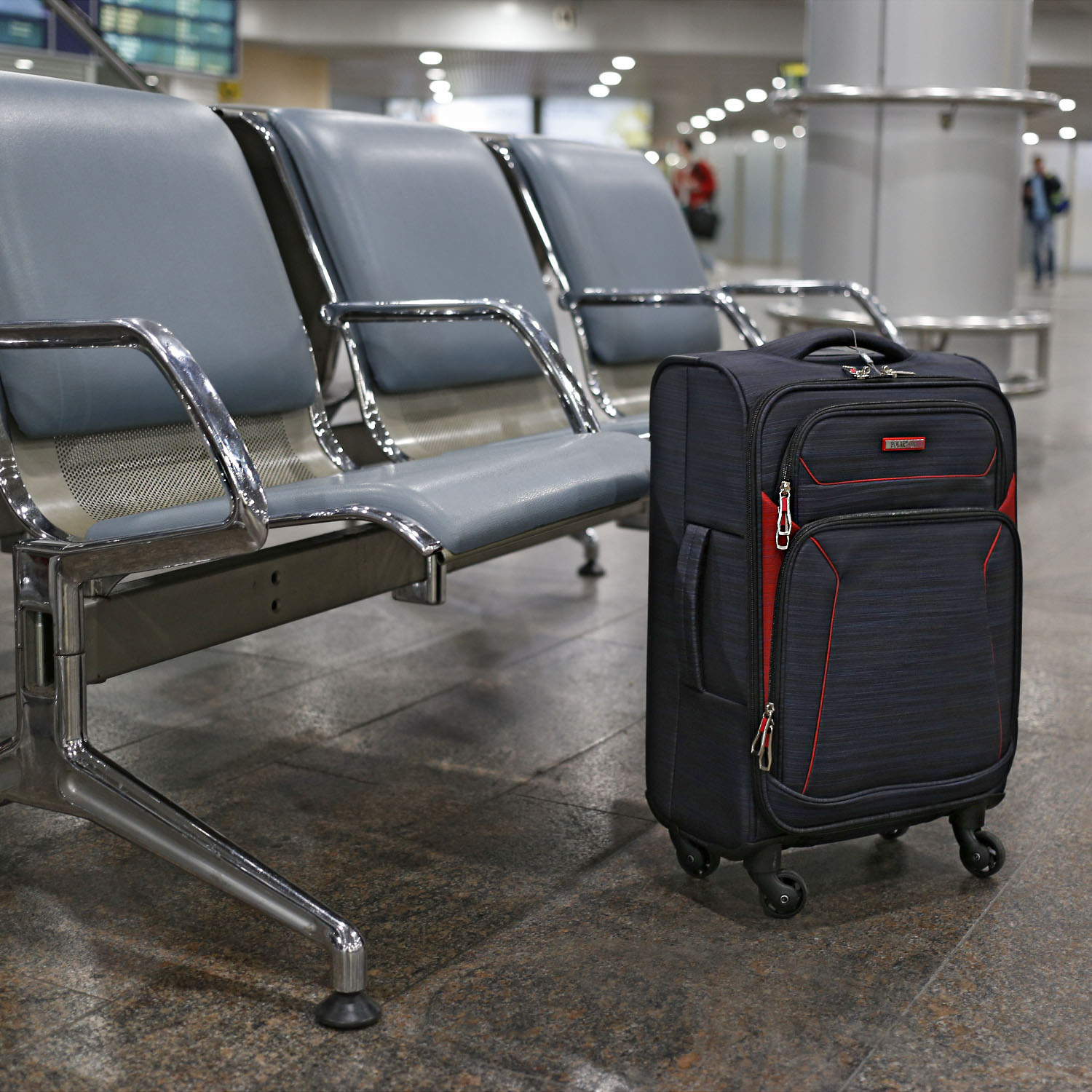 Чемодан на 4х колесах POLAR Р18А01-19" Black