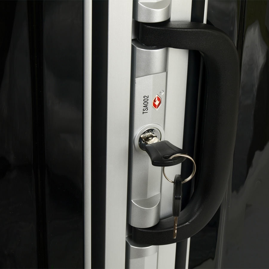 Чемодан-кейс на защелках POLAR P1123-20" Black