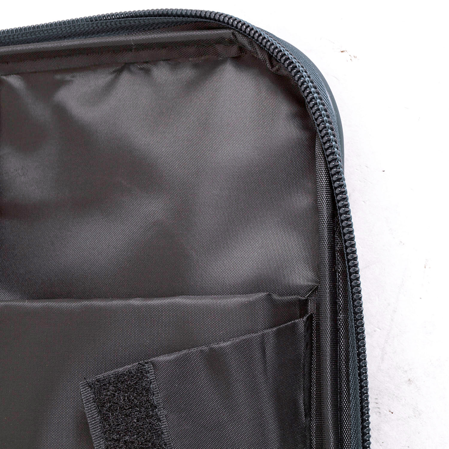 Кейс-пилот на 4х колесах RION+ А433 серый