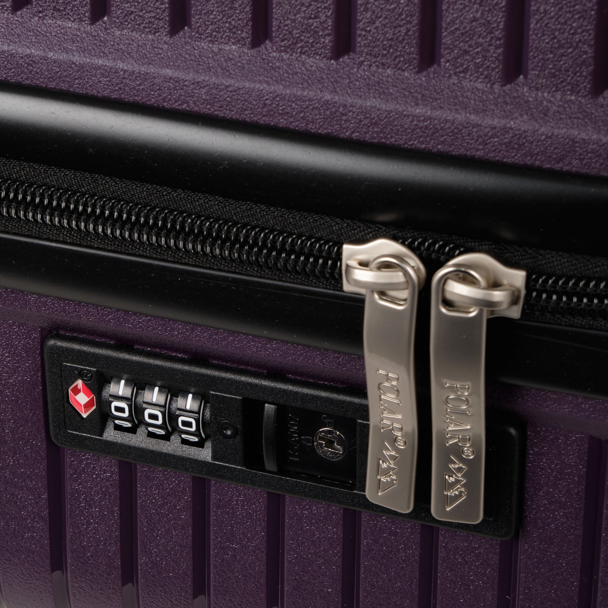 Чемодан среднего размера POLAR РР823-24" Purple
