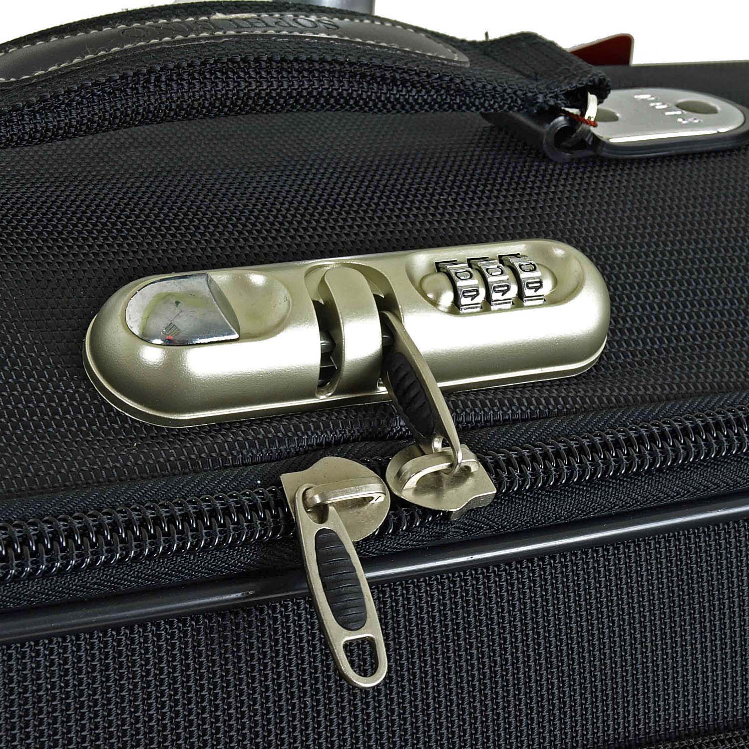 Чемодан-пилот на 2х колесах RION+ А423 Black