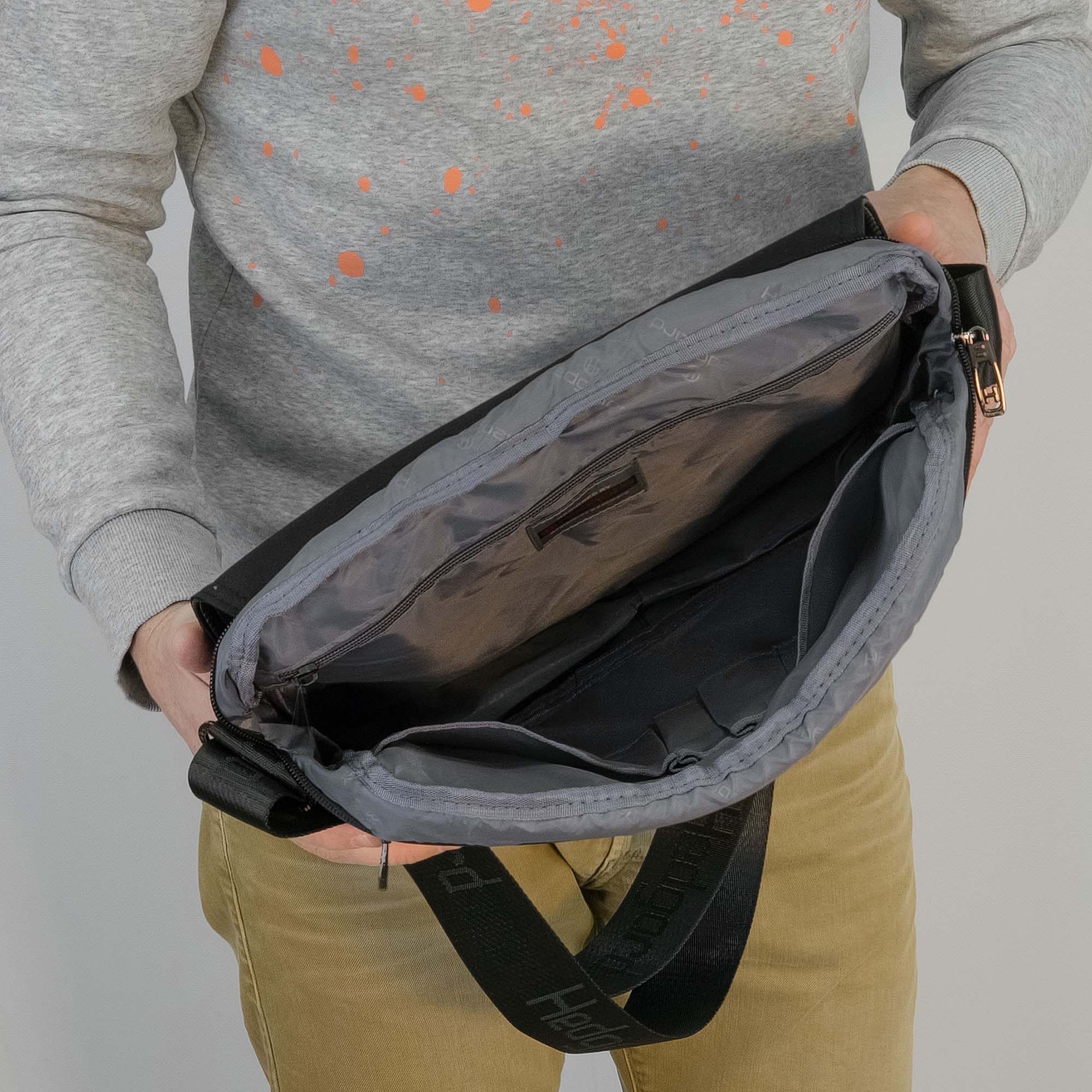 Сумка-мессенджер, планшет  Hedgard 9631 Black