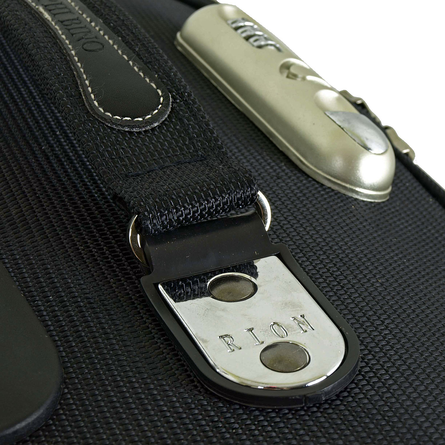 Чемодан-пилот на 2х колесах RION+ А423 Black